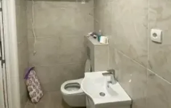 Kompletno završena adaptacija: sanitarije i kupatilski nameštaj, detalj - kupatilo 8