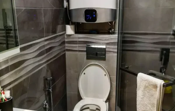 Kompletno završena adaptacija: sanitarije i kupatilski nameštaj, - kupatilo 5